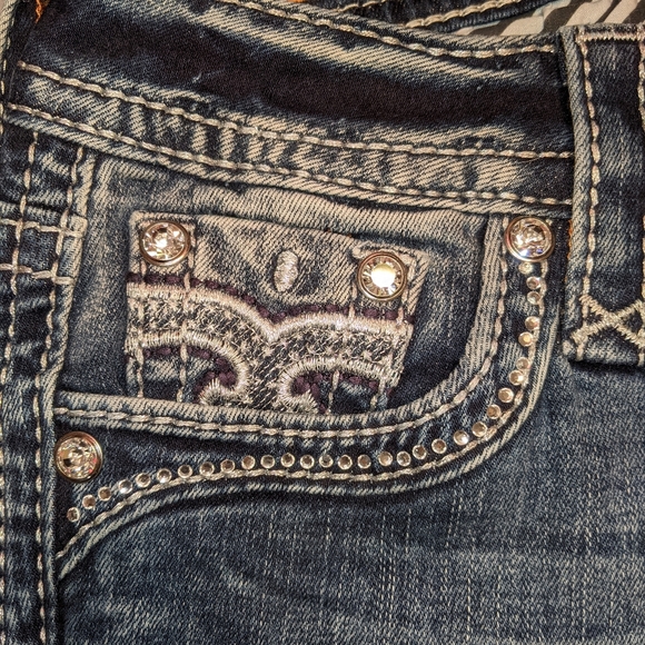 ROCK REVIVAL Greer 32" Inseam New with Tags - Picture 6 of 9